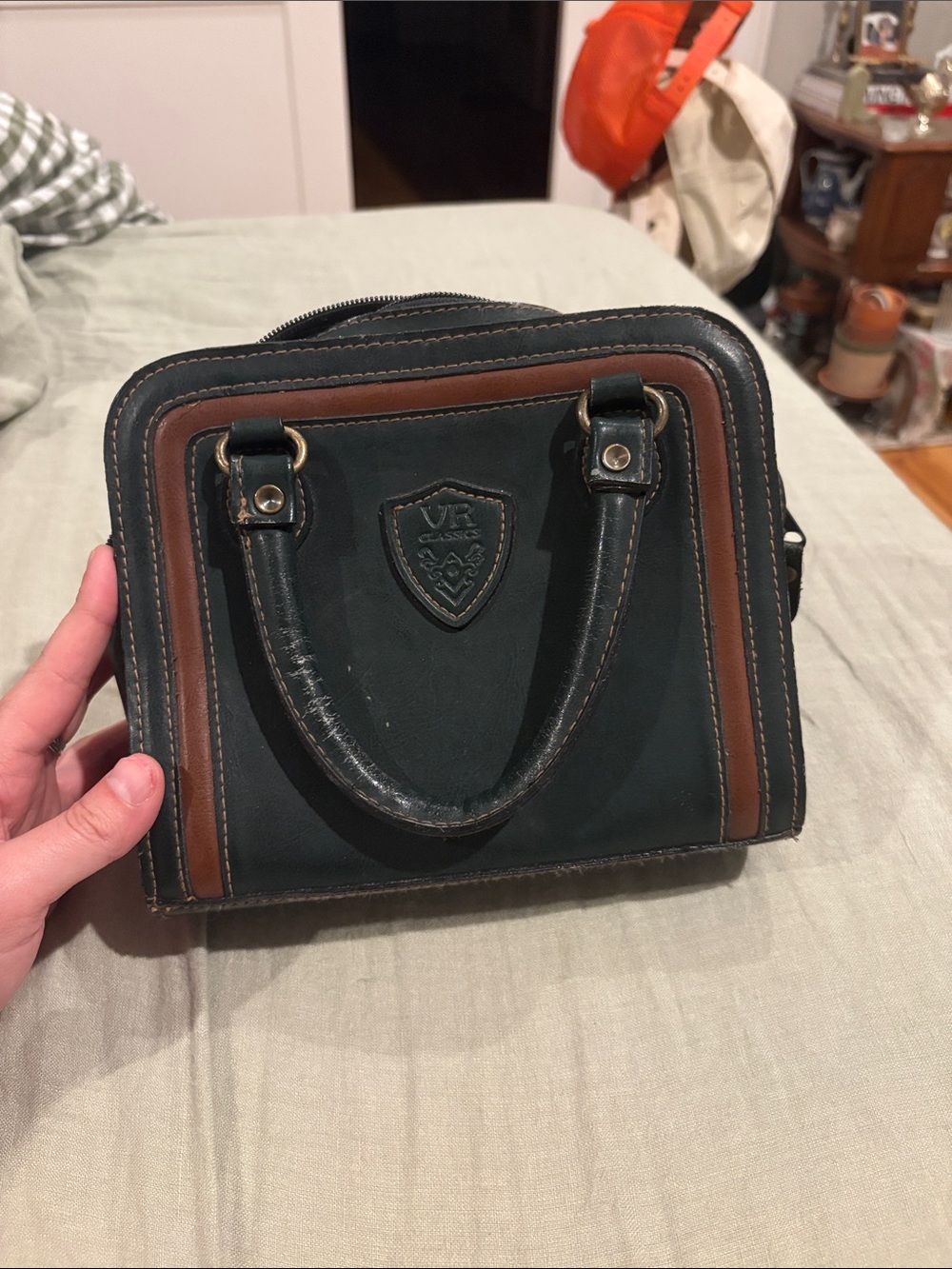VR Classics green and Brown Leather Bag